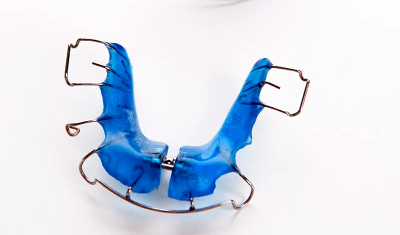 aparelho dentário removível